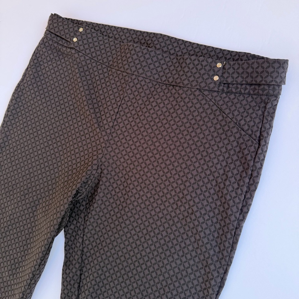Woman’s Raffaella Comfort Stretch Pants Black Textured Size 12​ - Picture 2 of 8